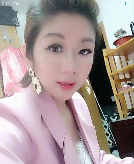 超爽的口活 胸大臀圆的服务系妹子。