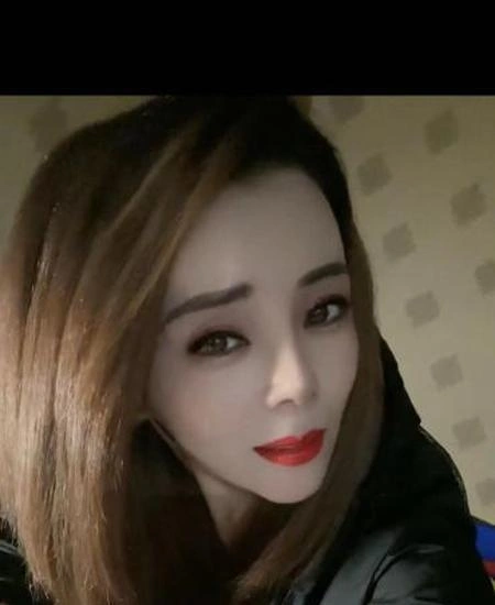 服务很爽的骚妹子