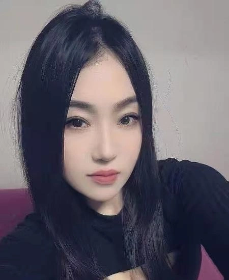 彝族温柔小姐姐