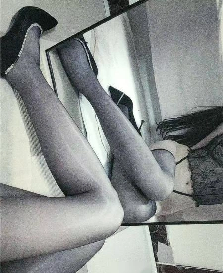 黑丝长腿细腰美女