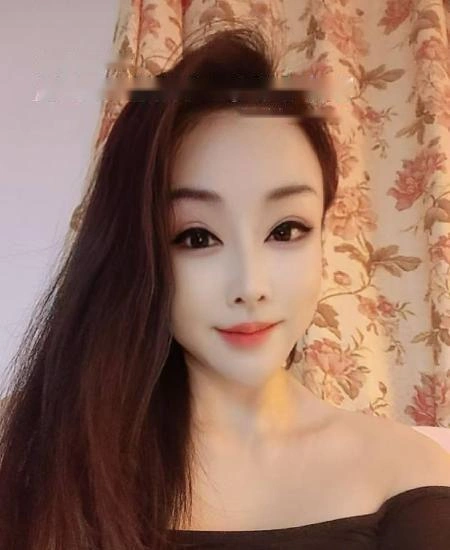 大胸身材好颜值妹子