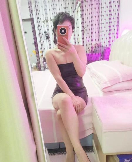 双井气质美腿控薇姐